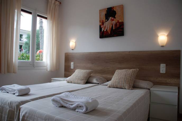 Imagen de la habitación del Hotel Apartaments Margarita Sabina Pinell. Foto 10