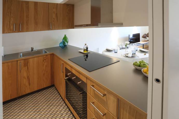 Imagen de la habitación del Hotel Apartaments Pla&ccedil;a del Vi. Foto 2