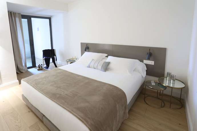 Imagen de la habitación del Hotel Apartaments Pla&ccedil;a del Vi. Foto 17