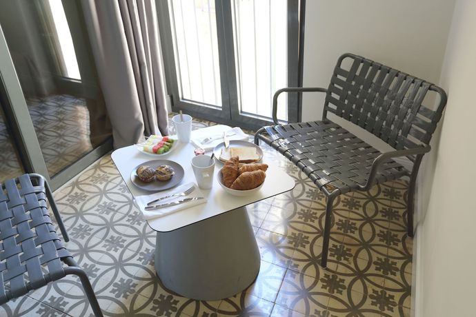 Imagen de la habitación del Hotel Apartaments Pla&ccedil;a del Vi. Foto 18