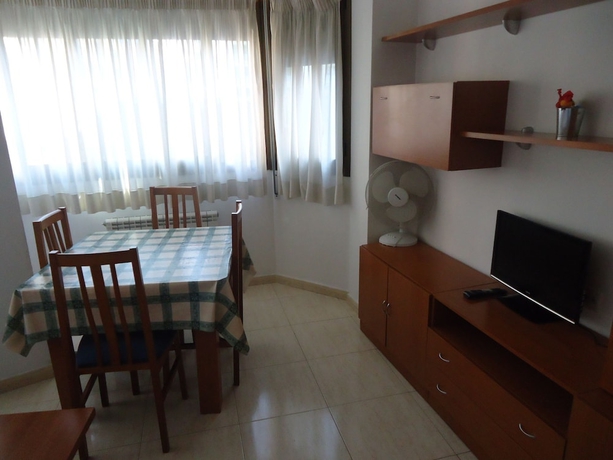 Imagen de la habitación del Hotel Apartaments Playas Centro. Foto 7