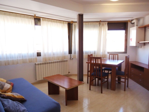 Imagen de la habitación del Hotel Apartaments Playas Centro. Foto 13