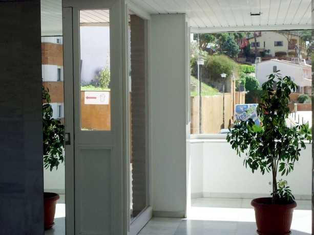 Imagen de los interiores del Hotel Apartaments Playas Fenals. Foto 10