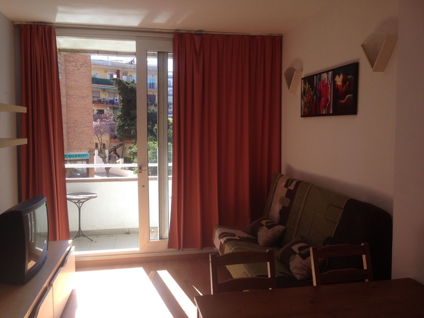 Imagen de los interiores del Hotel Apartaments Playas Fenals. Foto 11