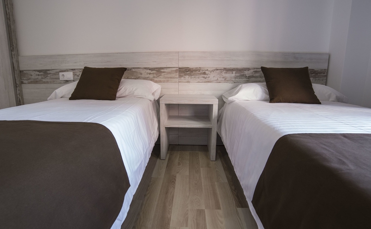 Imagen de la habitación del Hotel Apartaments Ponent. Foto 11