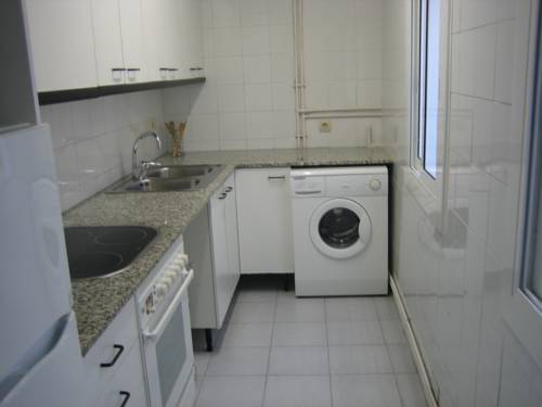 Imagen de la habitación del Hotel Apartaments Sant Jordi Girona 97. Foto 4