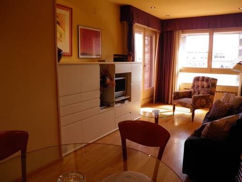 Imagen de la habitación del Hotel Apartaments Sant Jordi Girona 97. Foto 6