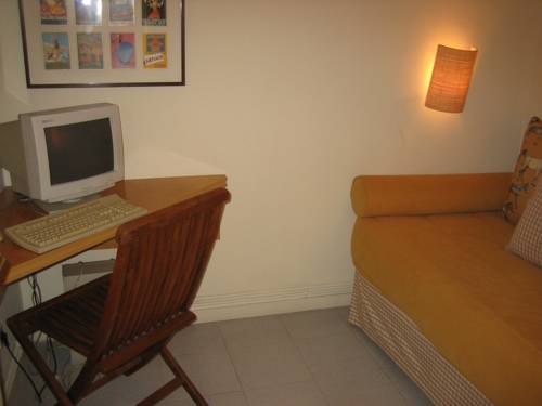 Imagen de la habitación del Hotel Apartaments Sant Jordi Girona 97. Foto 8