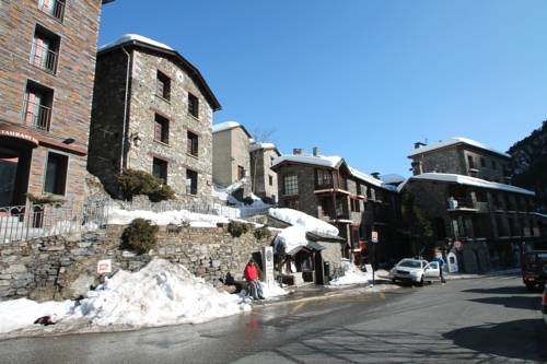 Imagen general del Hotel Apartaments Ski-Golf. Foto 18