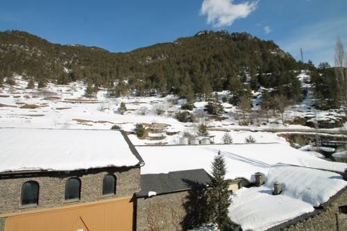 Imagen general del Hotel Apartaments Ski-Golf. Foto 19