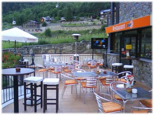 Imagen general del Hotel Apartaments Ski-Golf. Foto 20