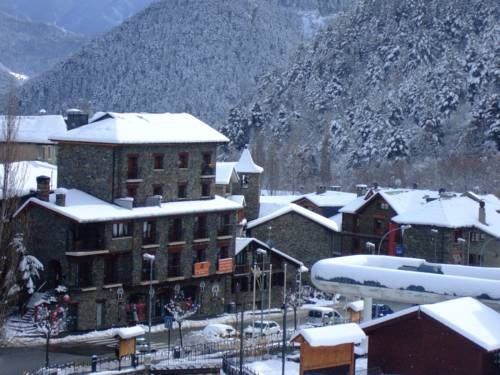 Imagen general del Hotel Apartaments Ski-Golf. Foto 22