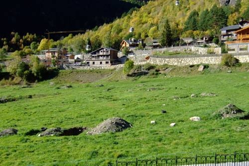 Imagen general del Hotel Apartaments Ski-Golf. Foto 26