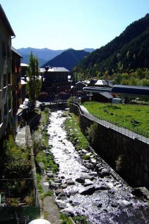 Imagen general del Hotel Apartaments Ski-Golf. Foto 27