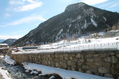 Imagen general del Hotel Apartaments Ski-Golf. Foto 31