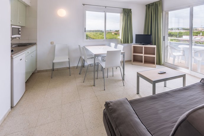 Imagen de la habitación del Hotel Apartaments Solmar. Foto 7