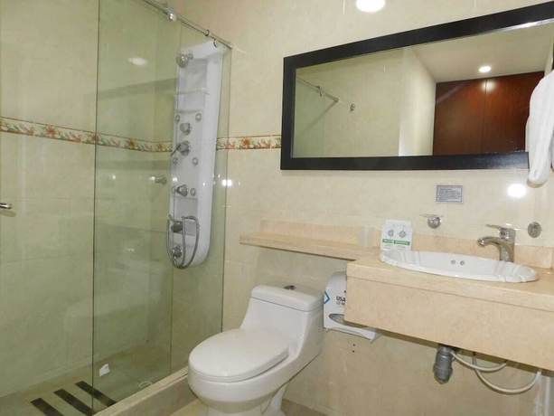 Imagen de la habitación del Hotel Apartasuites Business Center. Foto 3