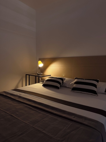 Imagen de la habitación del Hotel Apartasuites ISABEL. Foto 4