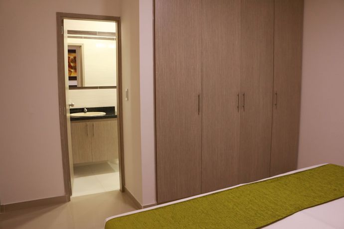 Imagen de la habitación del Hotel Apartasuites La Flora. Foto 5
