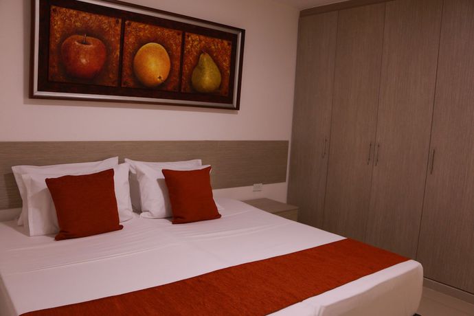Imagen de la habitación del Hotel Apartasuites La Flora. Foto 8