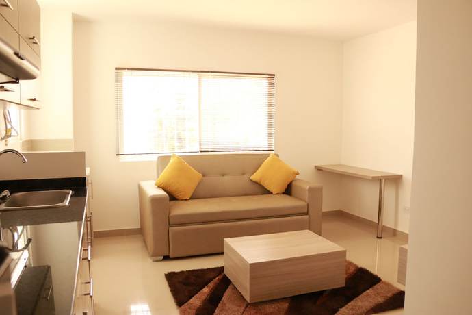 Imagen de la habitación del Hotel Apartasuites La Flora. Foto 12