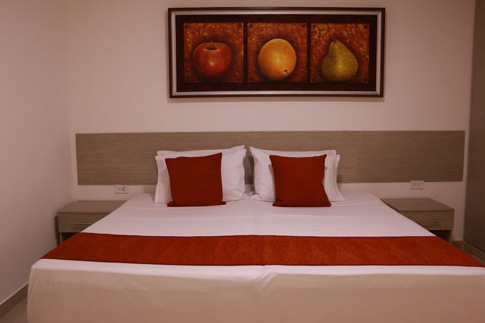 Imagen de la habitación del Hotel Apartasuites La Flora. Foto 15