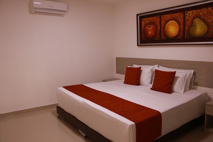 Imagen de la habitación del Hotel Apartasuites La Flora. Foto 16