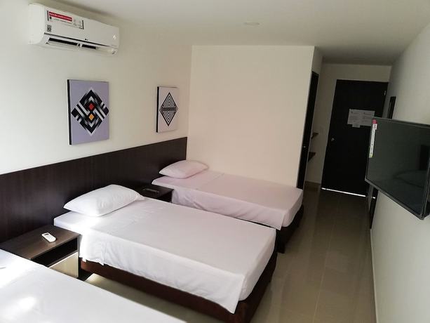 Imagen de la habitación del Hotel Apartasuites San Marcos. Foto 8