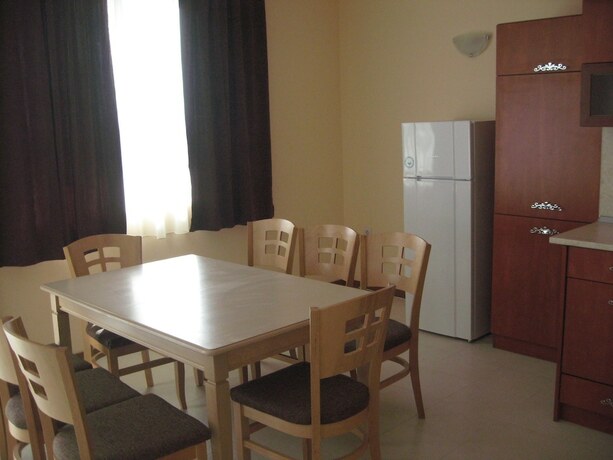 Imagen general del Hotel Apartcomplex Chateau Aheloy. Foto 5