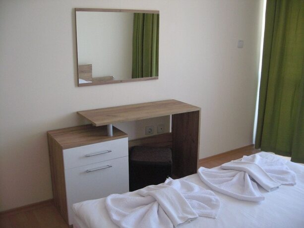 Imagen general del Hotel Apartcomplex Chateau Aheloy. Foto 7