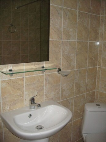 Imagen de la habitación del Hotel Apartcomplex Chateau Aheloy. Foto 16