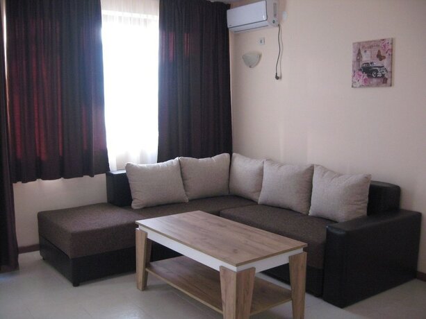 Imagen de la habitación del Hotel Apartcomplex Chateau Aheloy. Foto 31