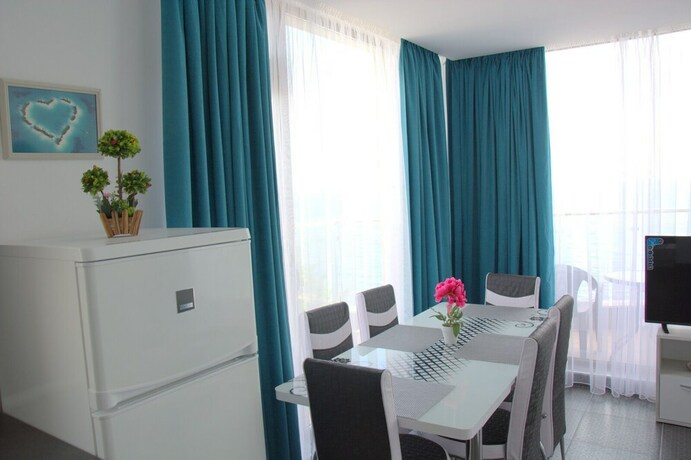 Imagen general del Hotel Apartcomplex Golden Bay. Foto 19