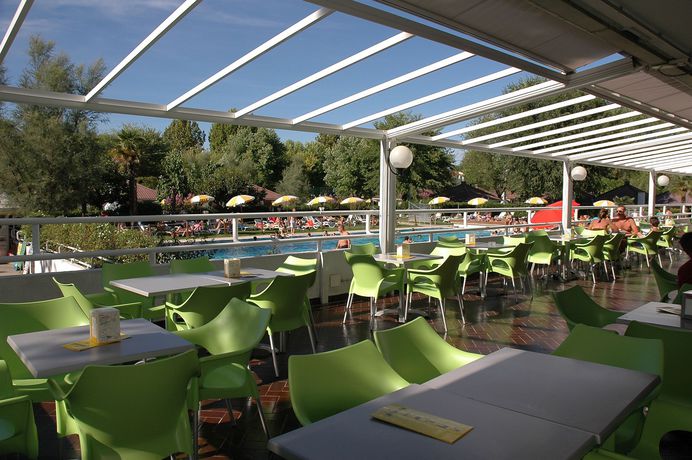Imagen del bar/restaurante del Hotel Aparthotel Albatros. Foto 5