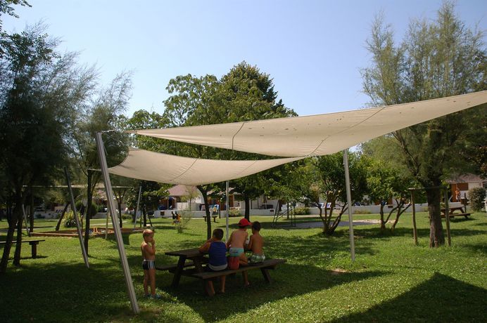 Imagen de los exteriores del Hotel Aparthotel Albatros. Foto 12