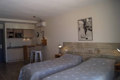 Imagen de la habitación del Hotel Aparthotel Camp El Planet. Foto 5