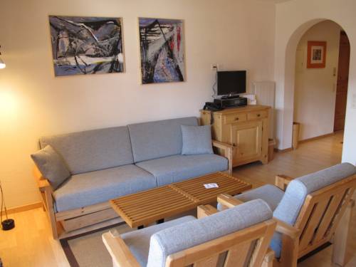 Imagen de la habitación del Hotel Aparthotel Chesa Bellaval. Foto 4
