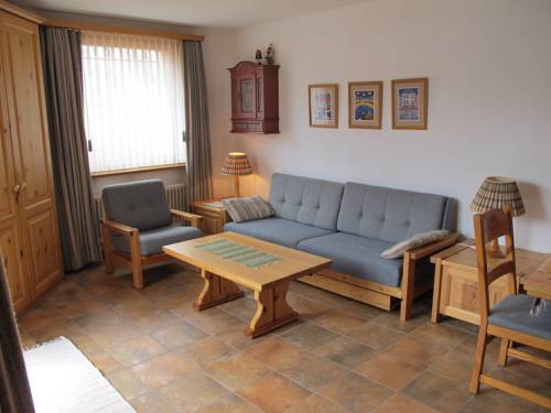 Imagen de la habitación del Hotel Aparthotel Chesa Bellaval. Foto 12