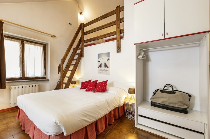 Imagen de la habitación del Hotel Aparthotel Claviere. Foto 14