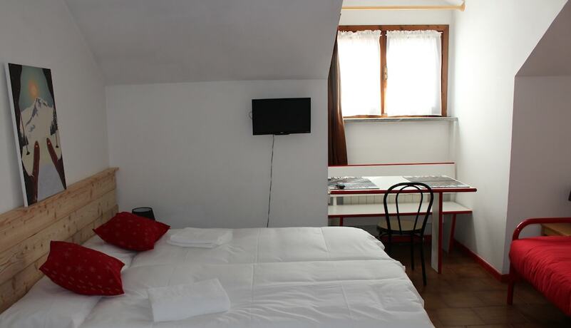 Imagen de la habitación del Hotel Aparthotel Claviere. Foto 18