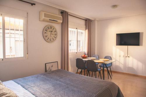 Imagen de la habitación del Hotel Aparthotel Costa Blanca. Foto 14