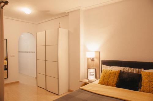 Imagen de la habitación del Hotel Aparthotel Costa Blanca. Foto 16