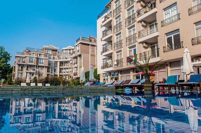 Imagen de la piscina del Hotel Apart-hotel Dawn Park. Foto 18