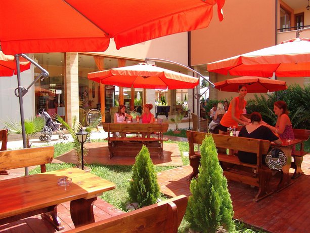Imagen del bar/restaurante del Hotel Apart-hotel Efir. Foto 3