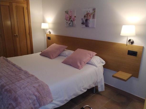 Imagen de la habitación del Hotel Aparthotel El Serch. Foto 9