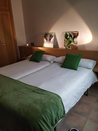 Imagen de la habitación del Hotel Aparthotel El Serch. Foto 10