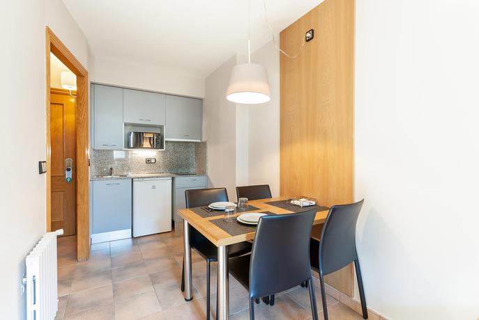 Imagen de la habitación del Hotel Aparthotel El Serch. Foto 12