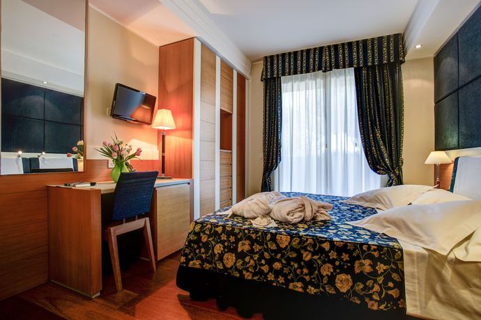 Imagen de la habitación del Hotel Aparthotel England. Foto 13