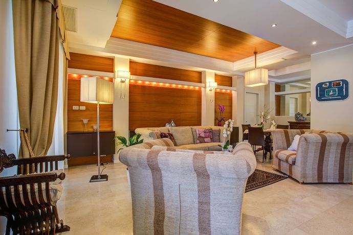 Imagen de los interiores del Hotel Aparthotel England. Foto 20