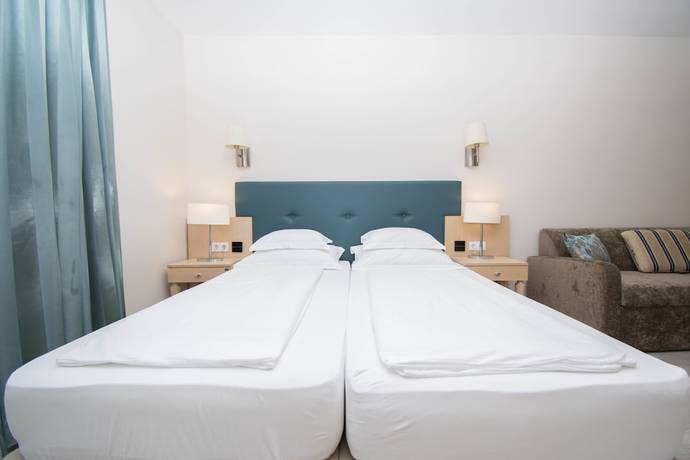 Imagen de la habitación del Hotel Aparthotel Flora, Paklina. Foto 13